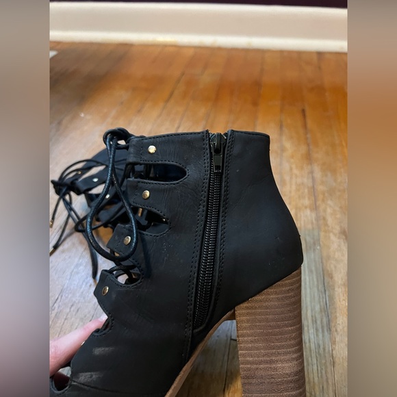 Aldo women’s high heel in black women’s size 7.5 - Picture 5 of 10